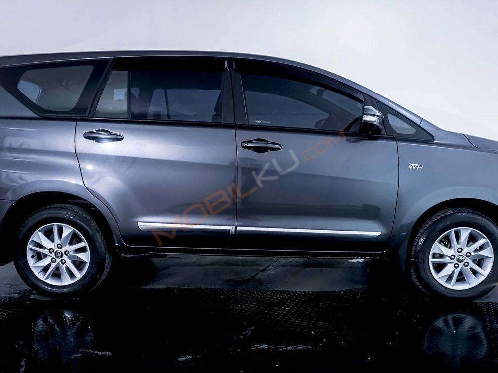 Mobil Toyota Kijang Innova 2017
