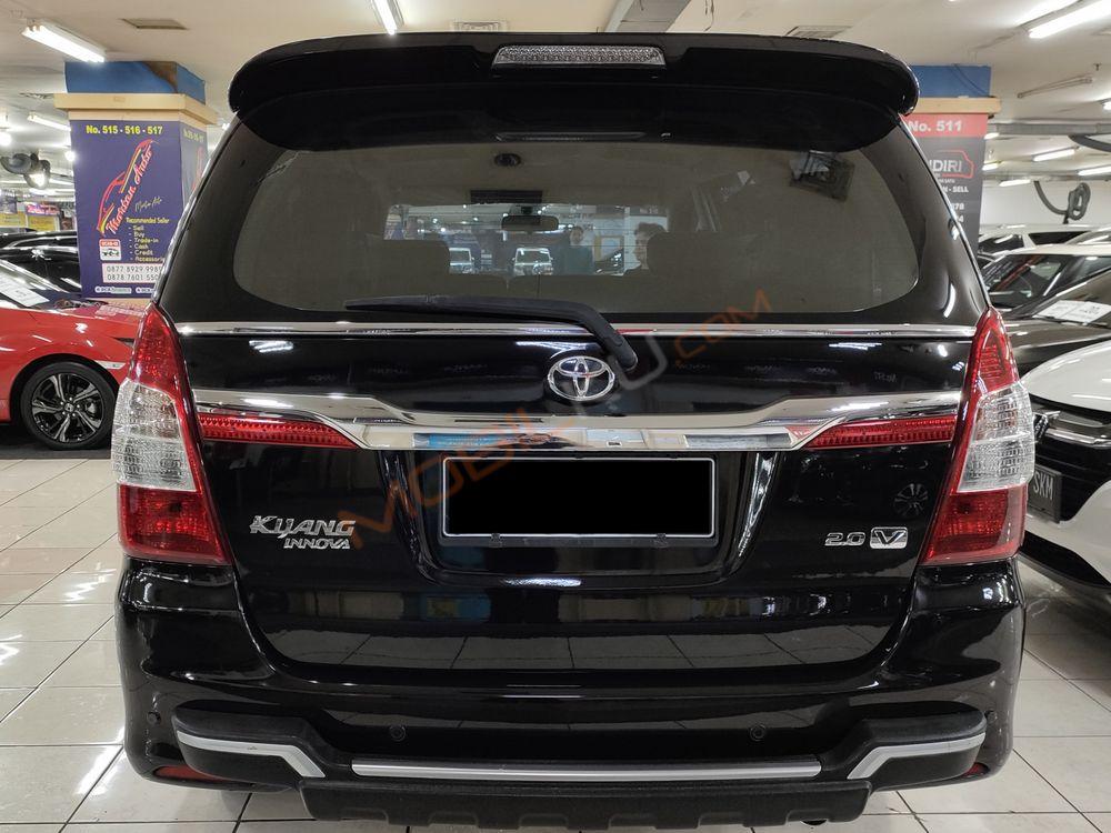 Mobil Toyota Kijang Innova 2015