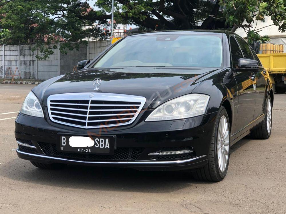 Mobil Mercedes-Benz S-Class 2011