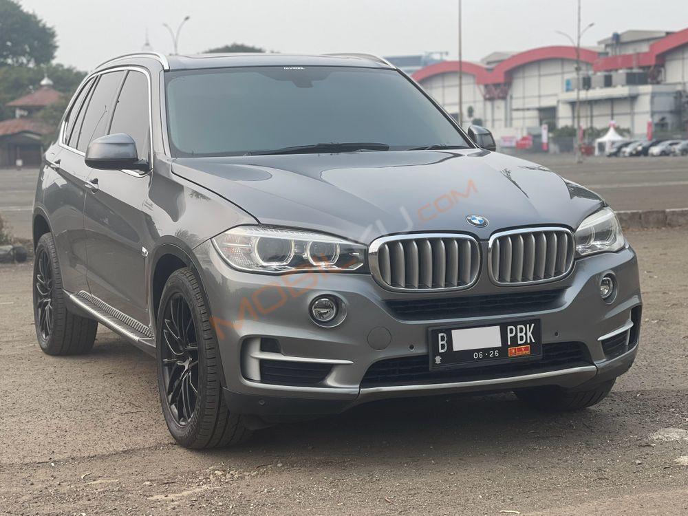 Mobil BMW X5 2016