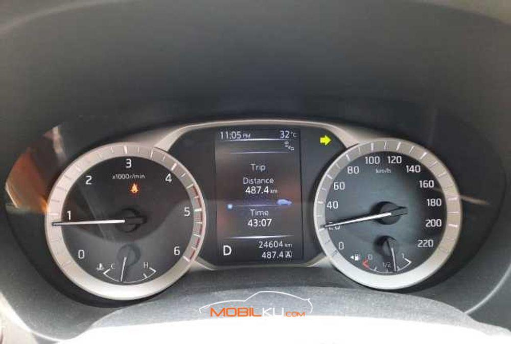 Mobil Nissan Terra 2018