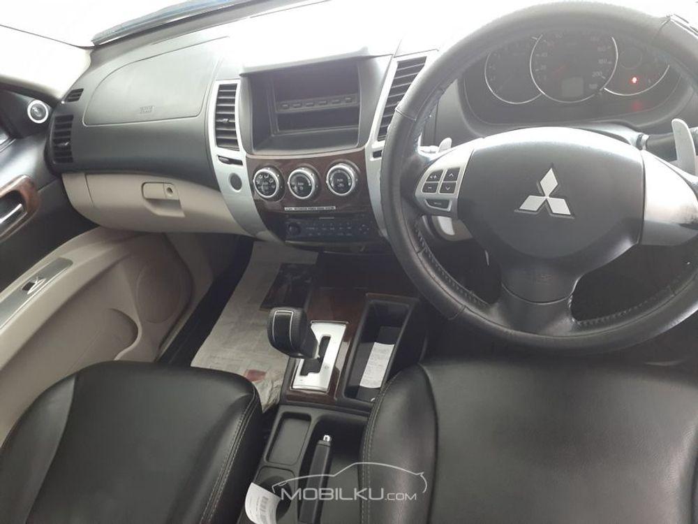 Mobil Mitsubishi Pajero Sport 2012