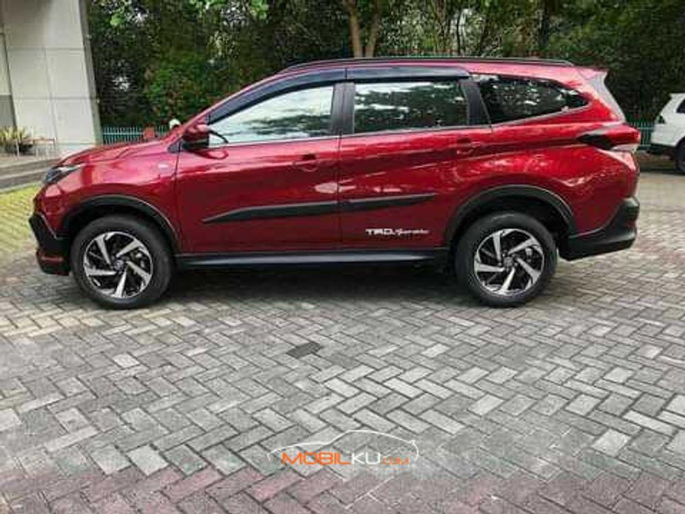 Mobil Toyota Rush 2018