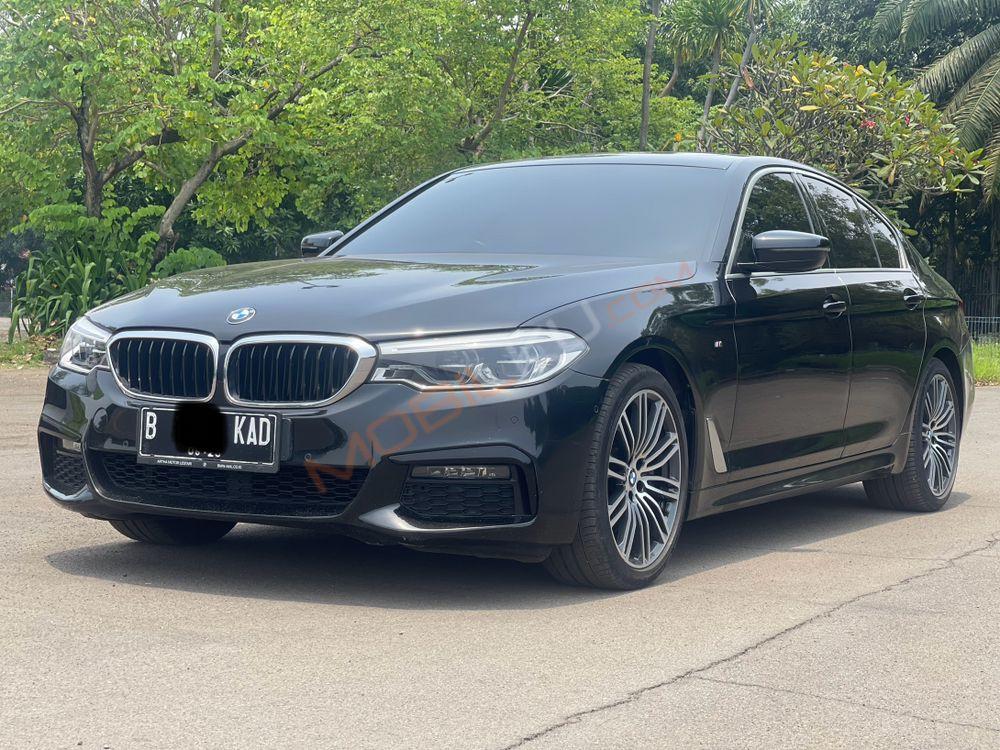 Mobil BMW 5 Series 2020