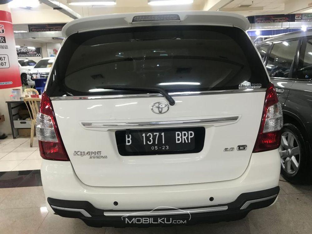 Mobil Toyota Kijang Innova 2013