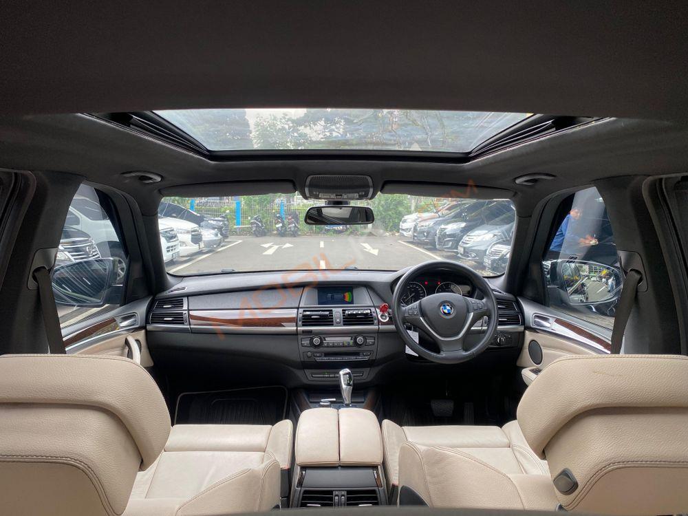 Mobil BMW X5 2012