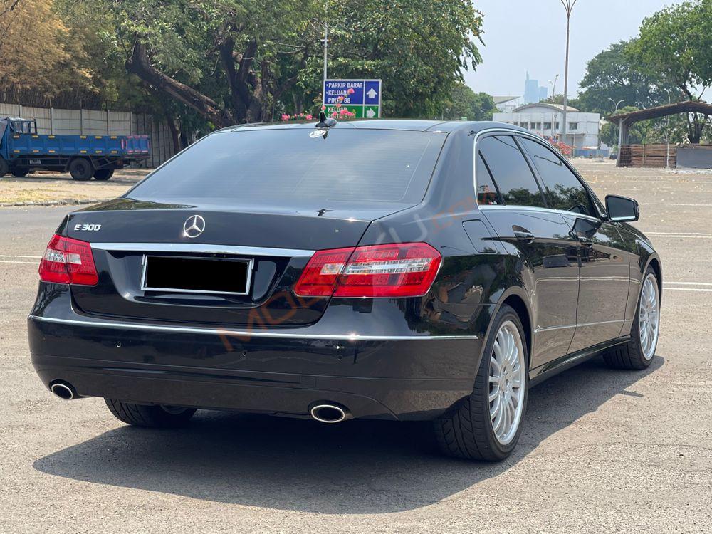 Mobil Mercedes-Benz E-Class 2011