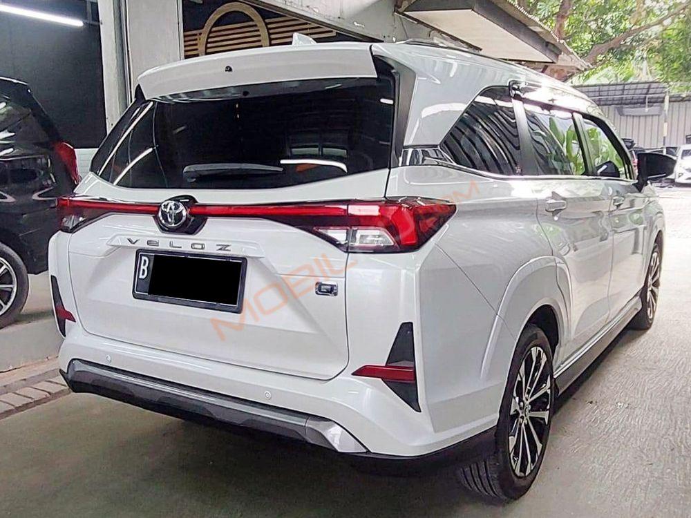 Mobil Toyota Veloz 2022