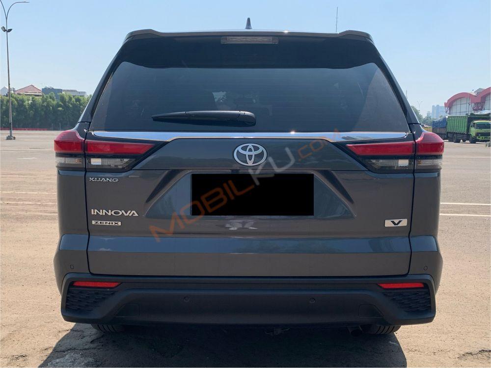 Mobil Toyota Kijang Innova Zenix 2023