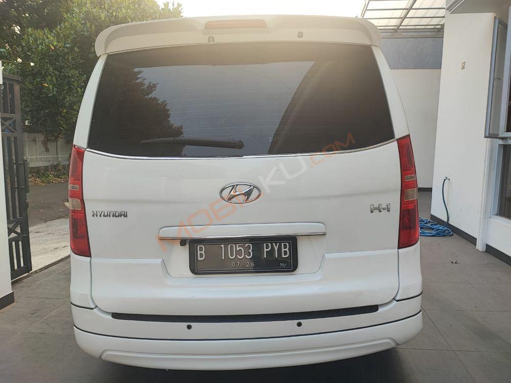 Mobil Hyundai H-1 2016