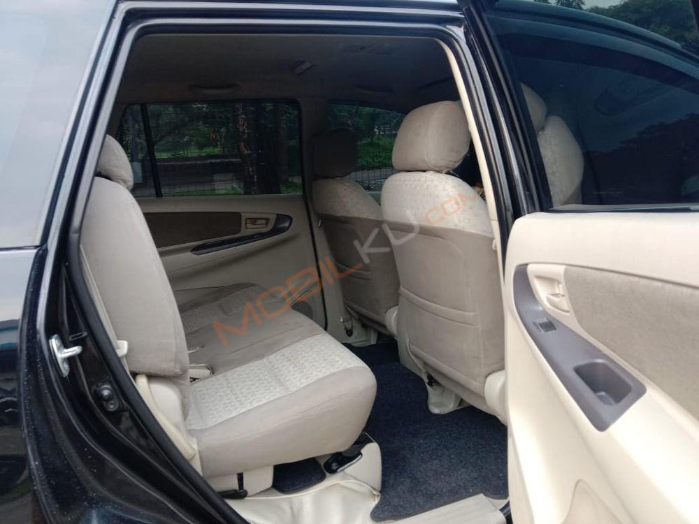 Mobil Toyota Kijang Innova 2015