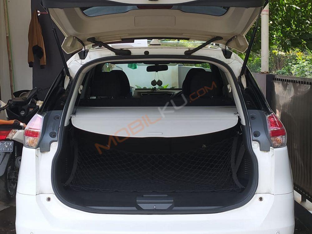 Mobil Nissan X-Trail 2015