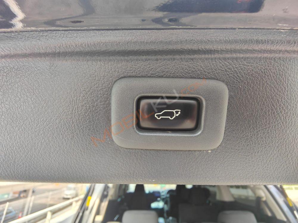 Mobil Toyota Alphard 2014