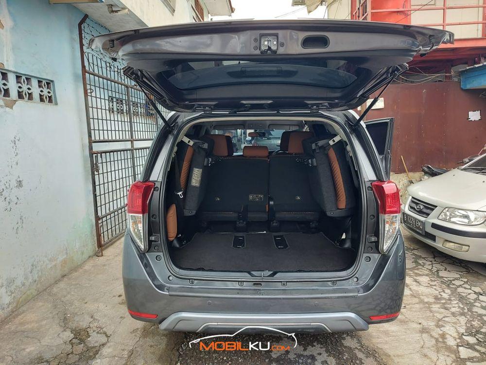 Mobil Toyota Kijang Innova 2017