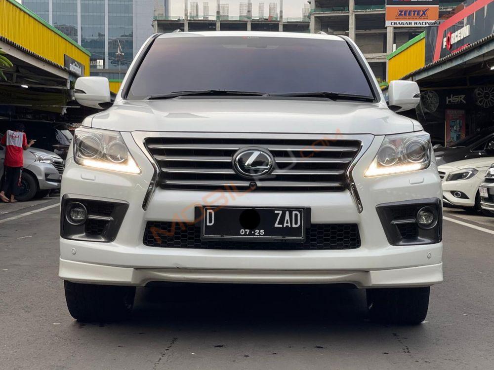 Mobil Lexus LX 2014