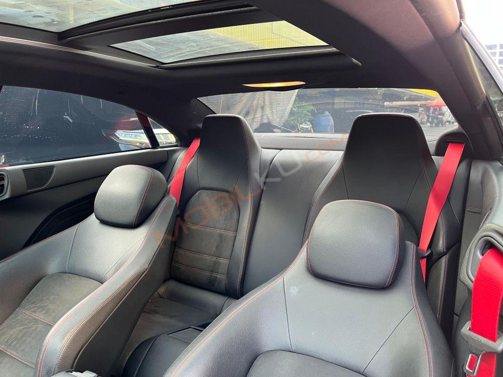 Mobil Mercedes-Benz E-Class 2014