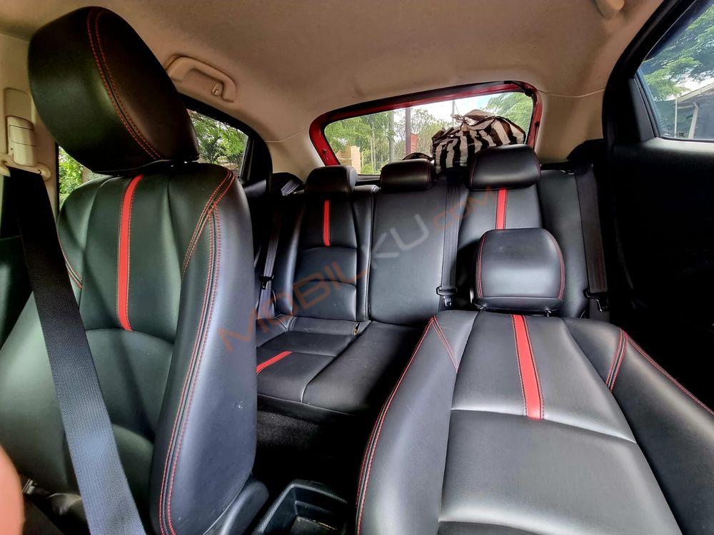 Mobil Mazda 2 Hatchback 2015