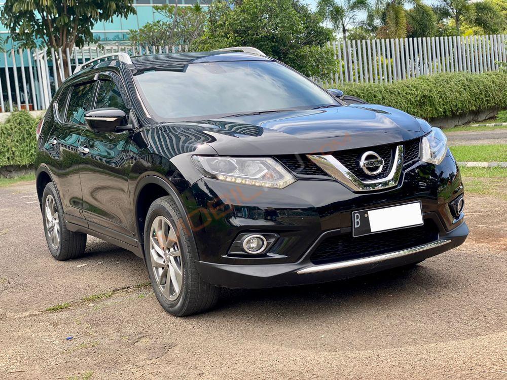 Mobil Nissan X-Trail 2015