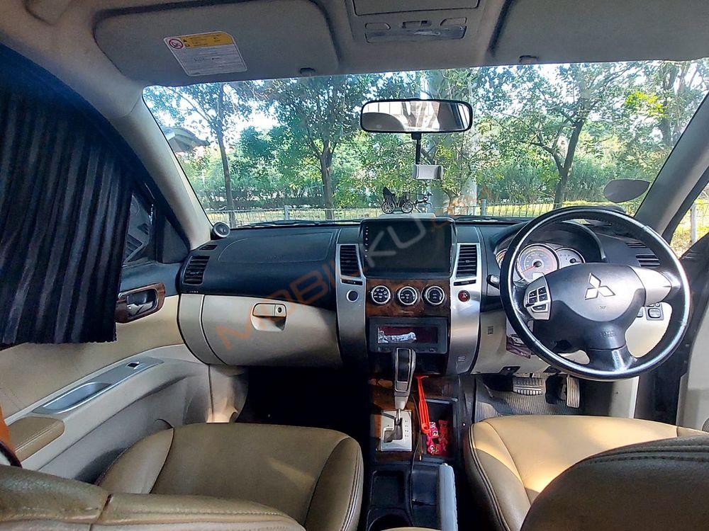 Mobil Mitsubishi Pajero Sport 2011