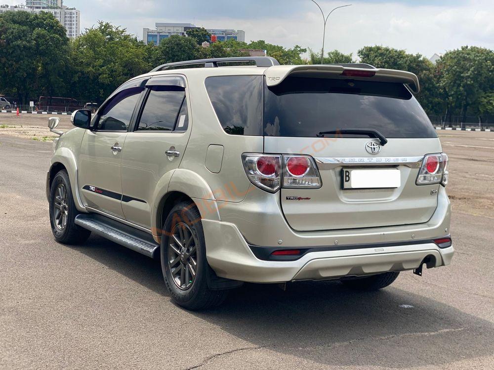 Mobil Toyota Fortuner 2013