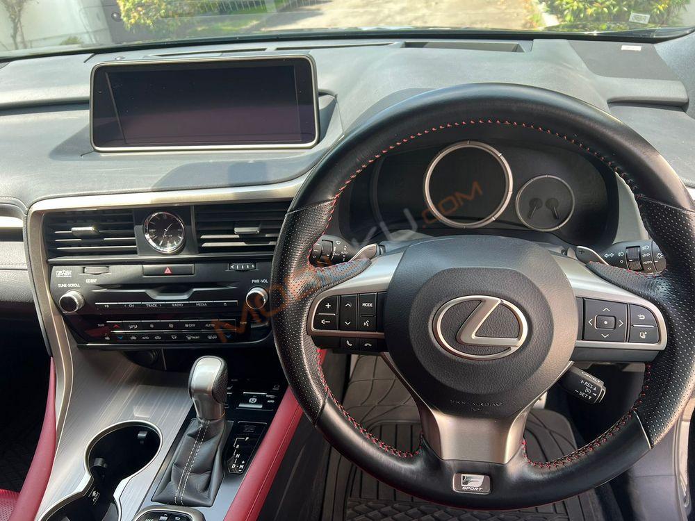 Mobil Lexus RX 2017