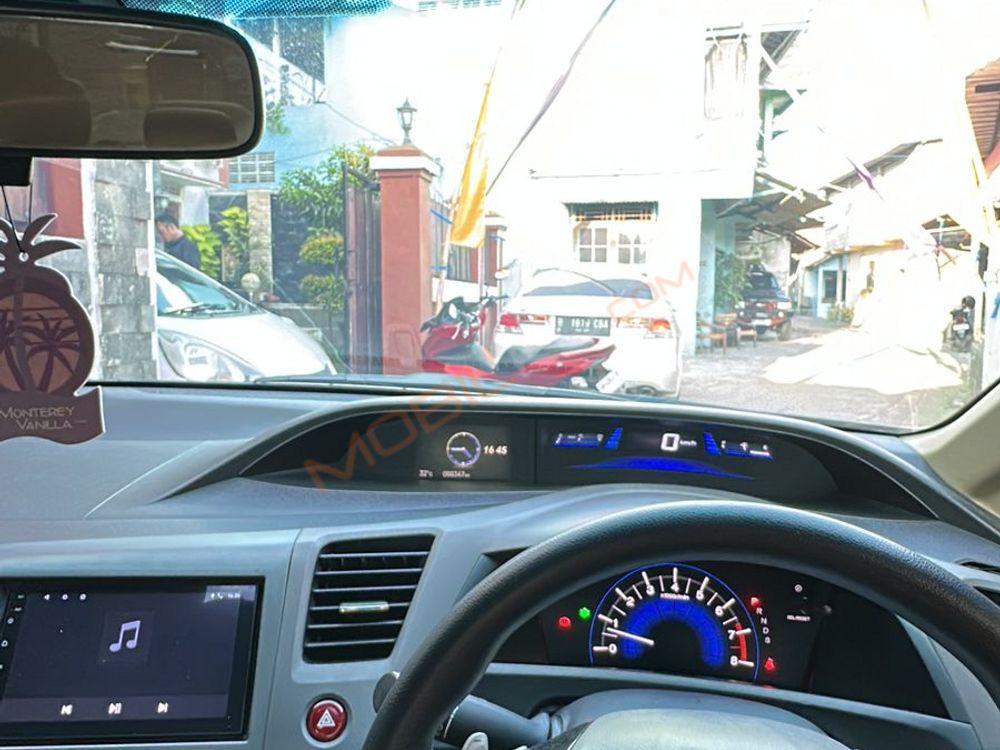 Mobil Honda Civic Sedan 2013