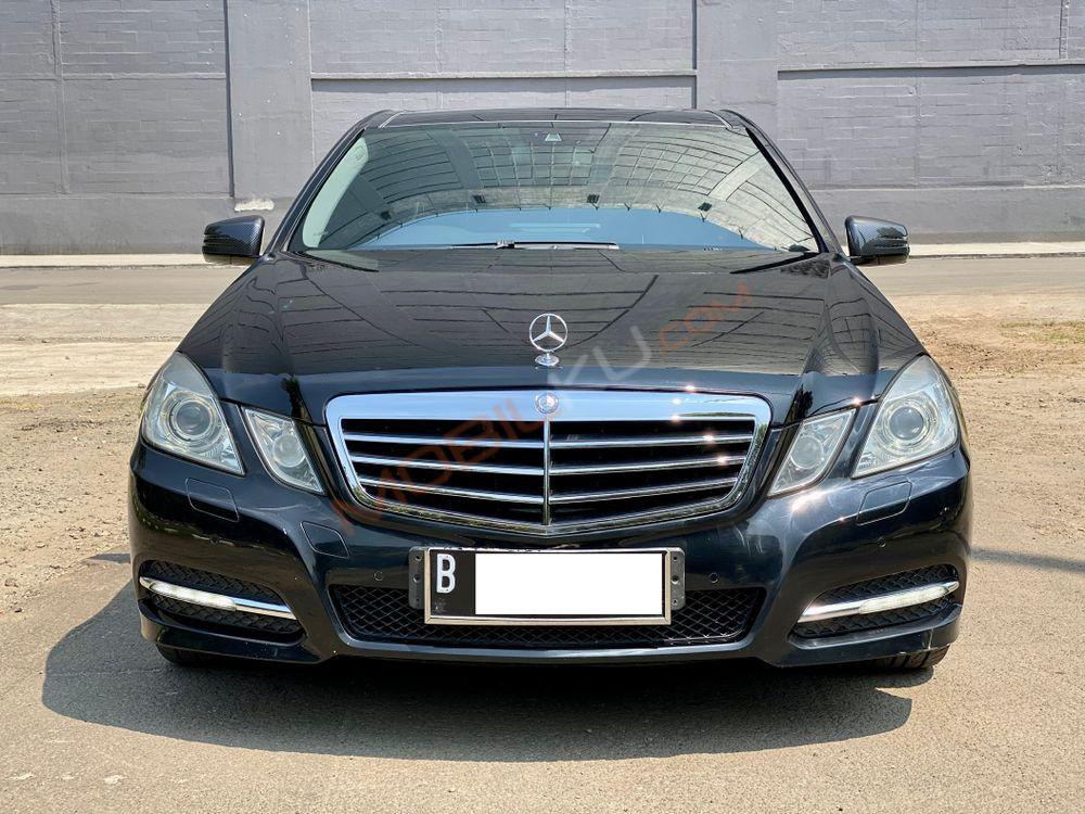 Mobil Mercedes-Benz E-Class 2011