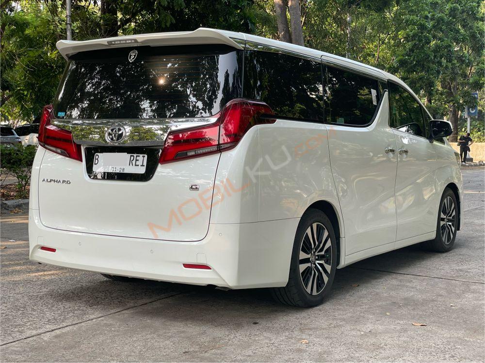 Mobil Toyota Alphard 2020