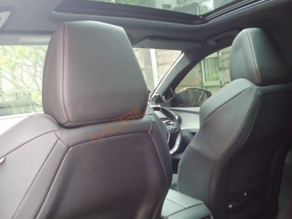 Mobil Peugeot 3008 2018