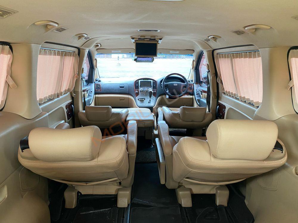 Mobil Hyundai H-1 2015