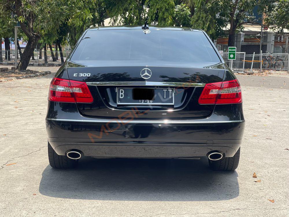 Mobil Mercedes-Benz E-Class 2011