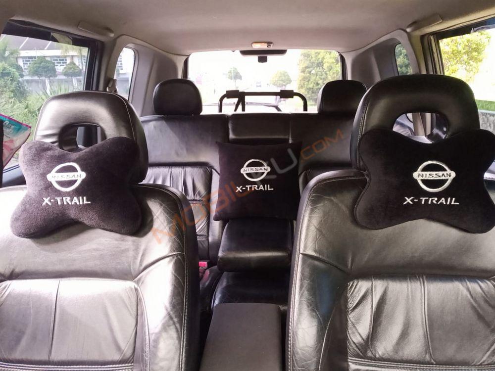 Mobil Nissan X-Trail 2004