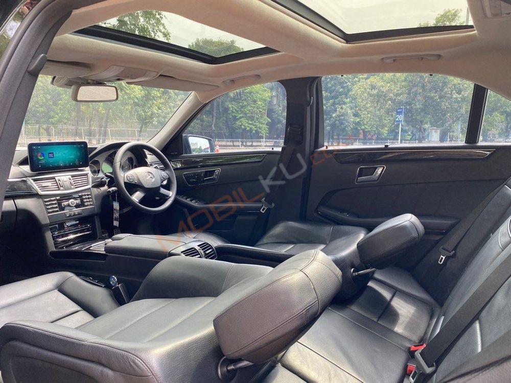 Mobil Mercedes-Benz E-Class 2011
