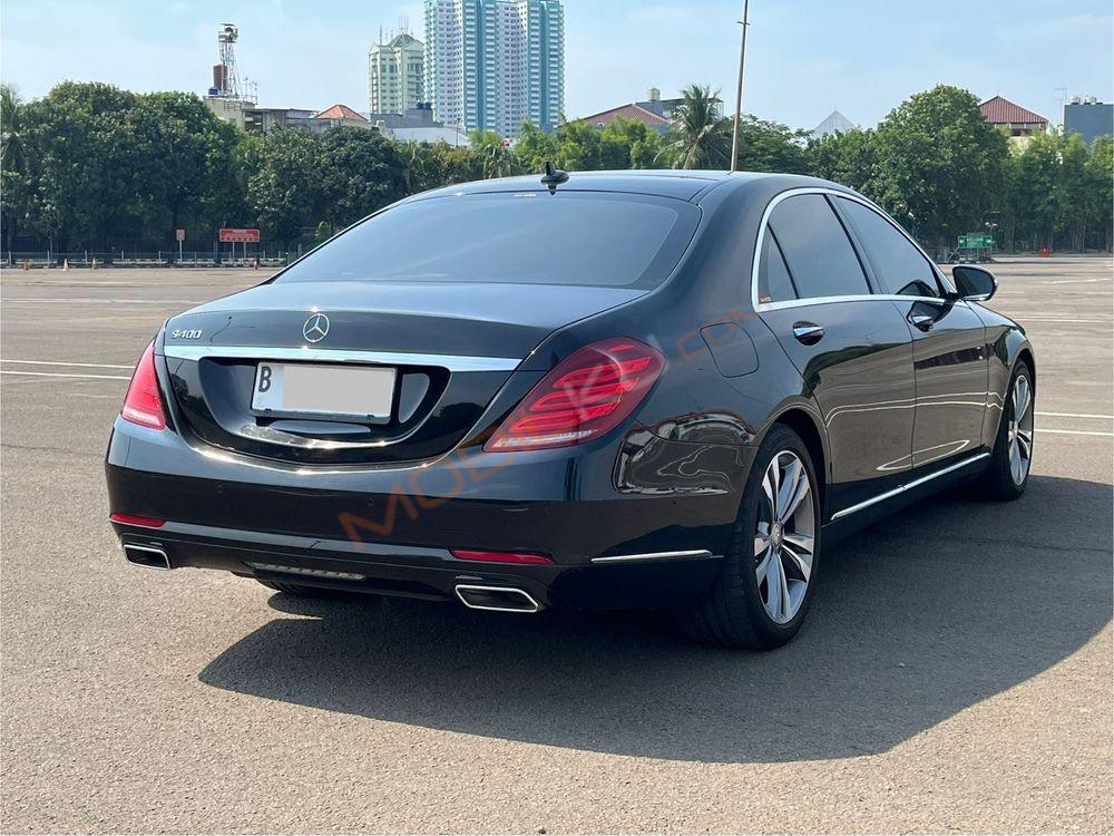 Mobil Mercedes-Benz S-Class 2015