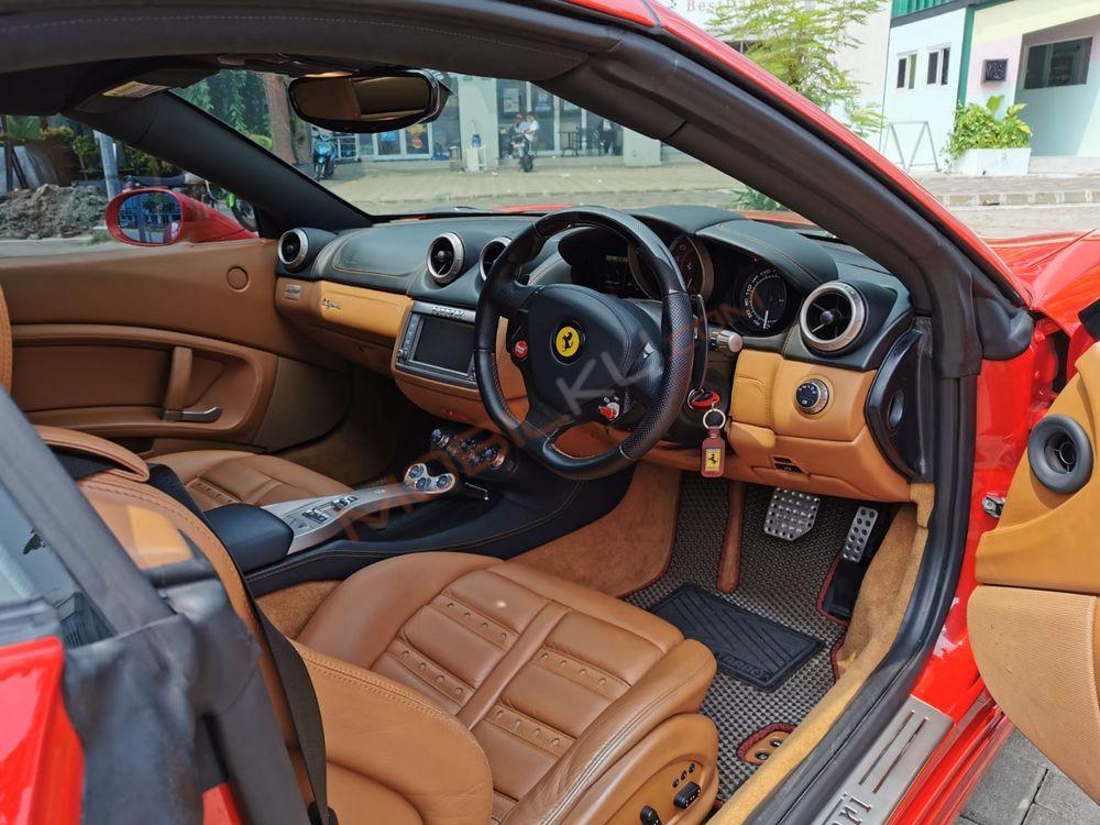 Mobil Ferrari California 2008