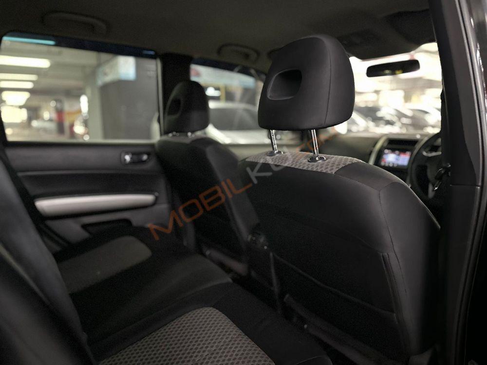 Mobil Nissan X-Trail 2012