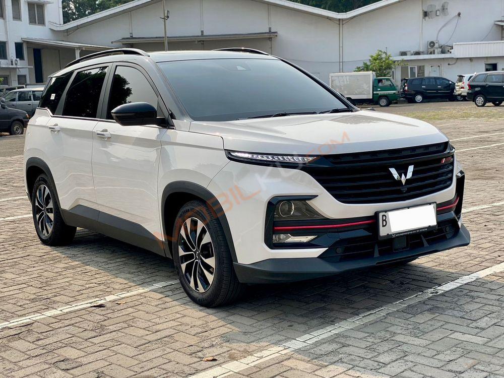 Mobil Wuling Almaz 2022