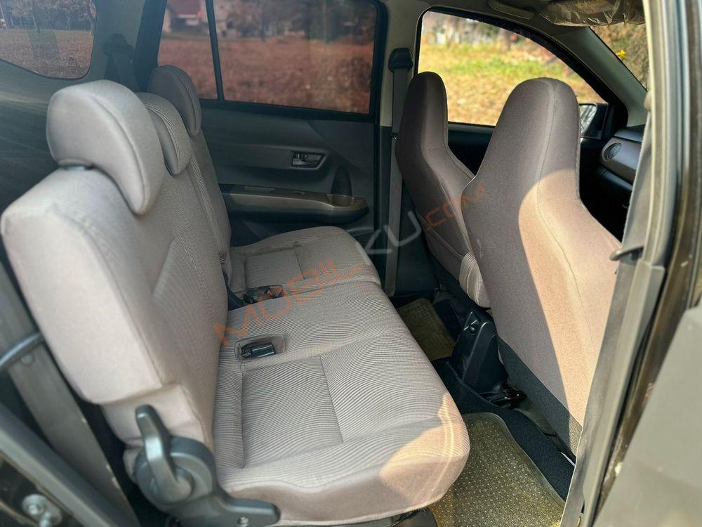 Mobil Toyota Calya 2019