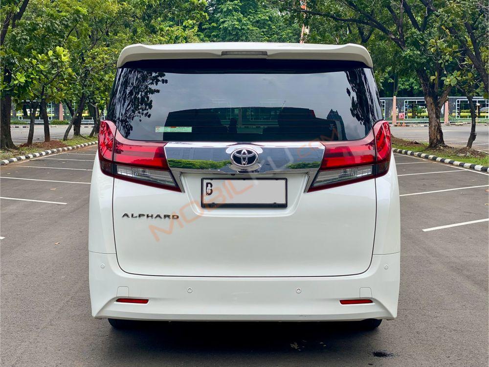 Mobil Toyota Alphard 2017
