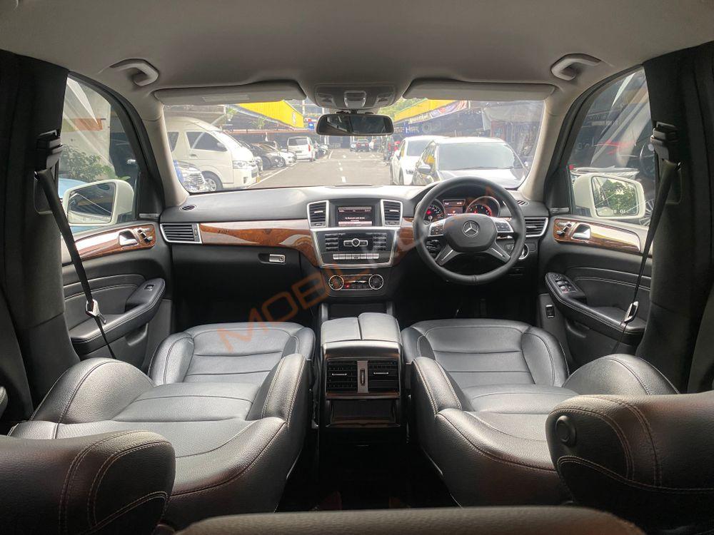 Mobil Mercedes-Benz ML 2013