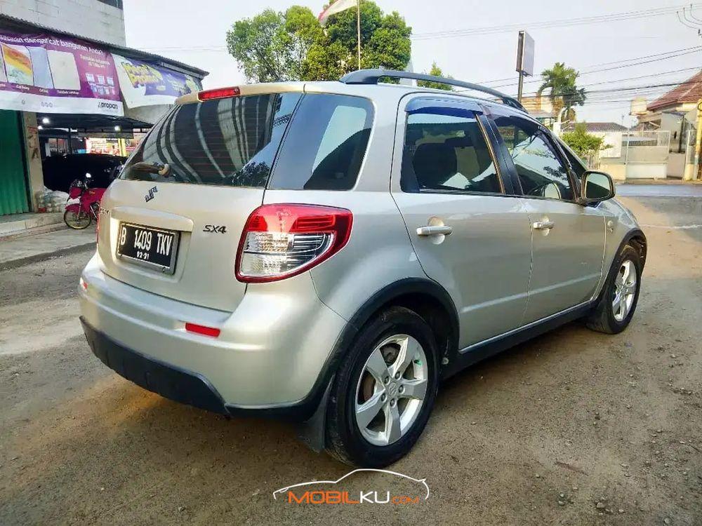 Mobil Daihatsu Terios 2014