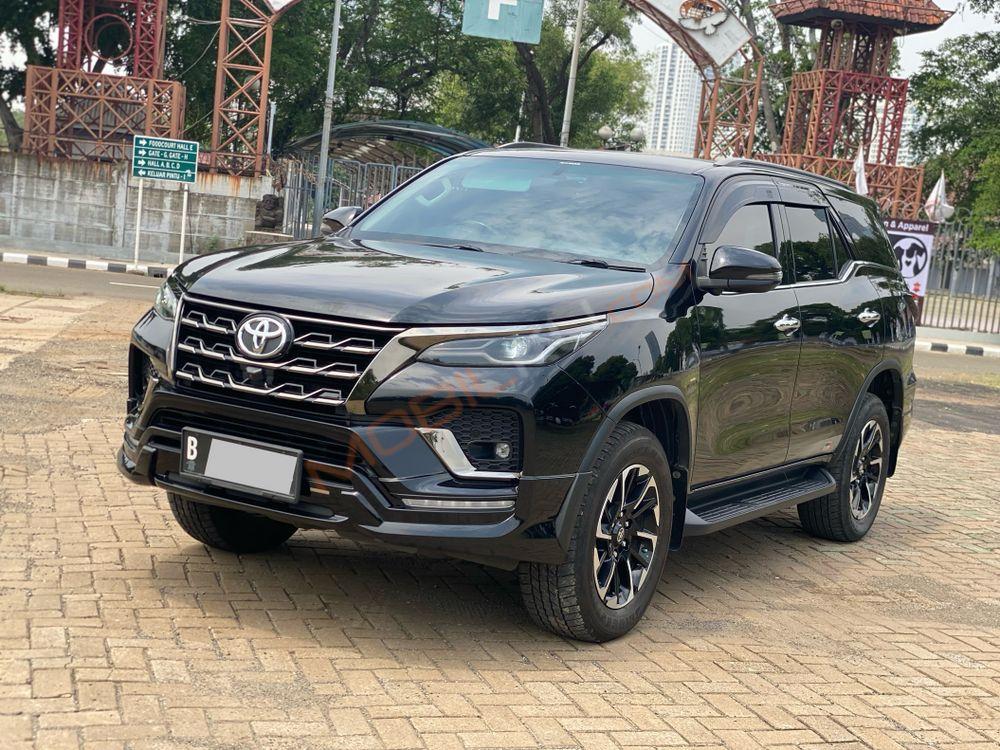 Mobil Toyota Fortuner 2022