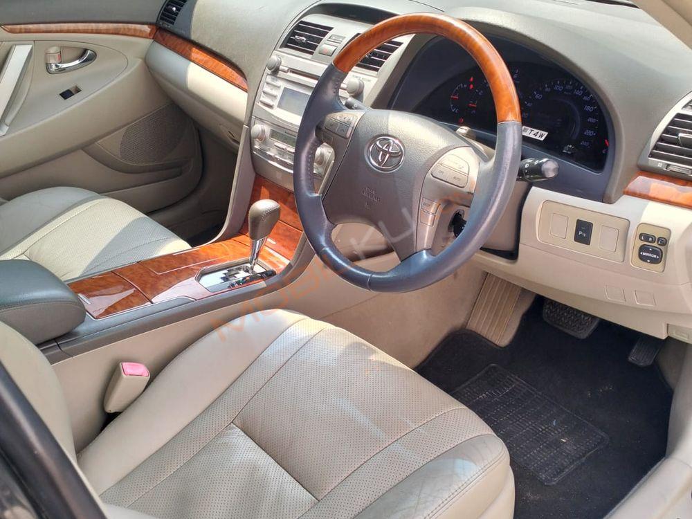 Mobil Toyota Camry 2012