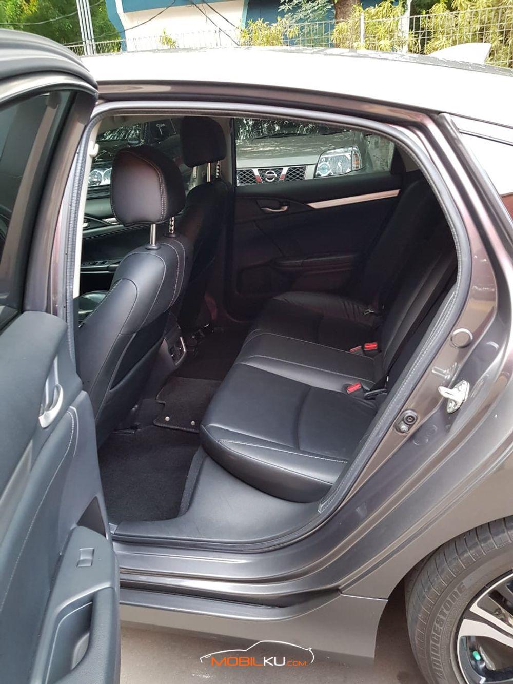 Mobil Honda Civic Sedan 2017