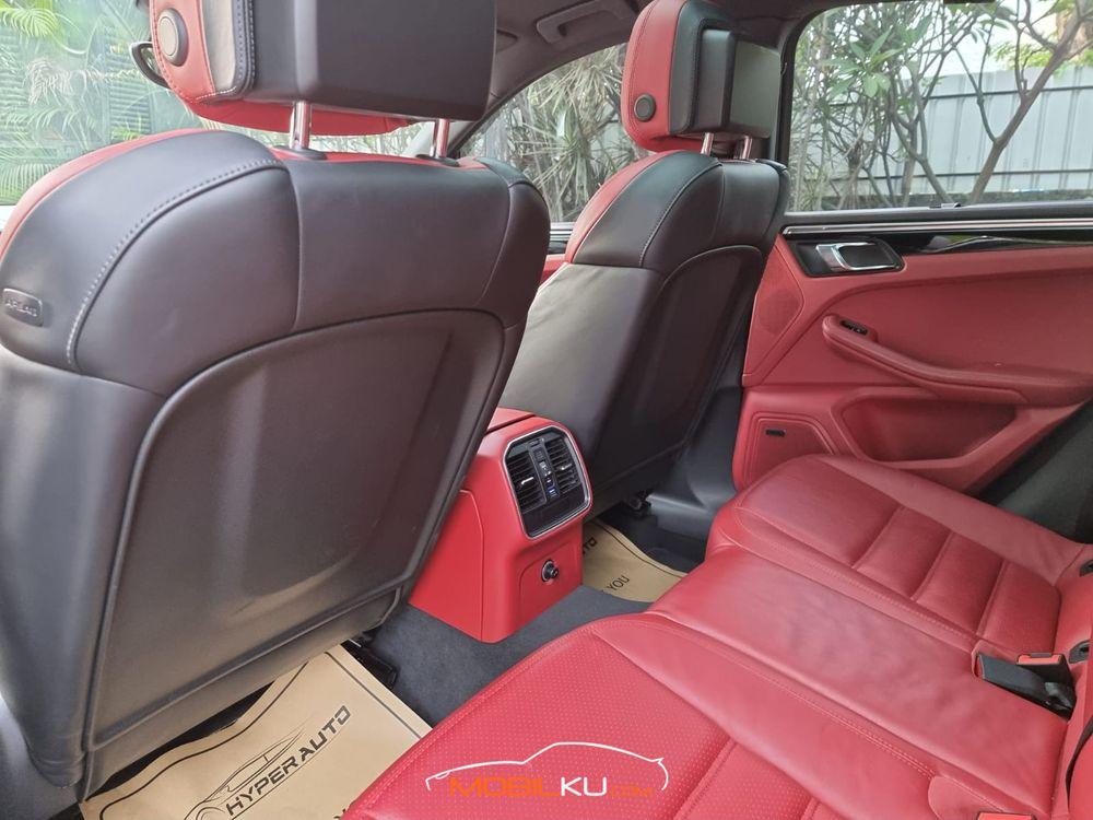 Mobil Porsche Macan 2014