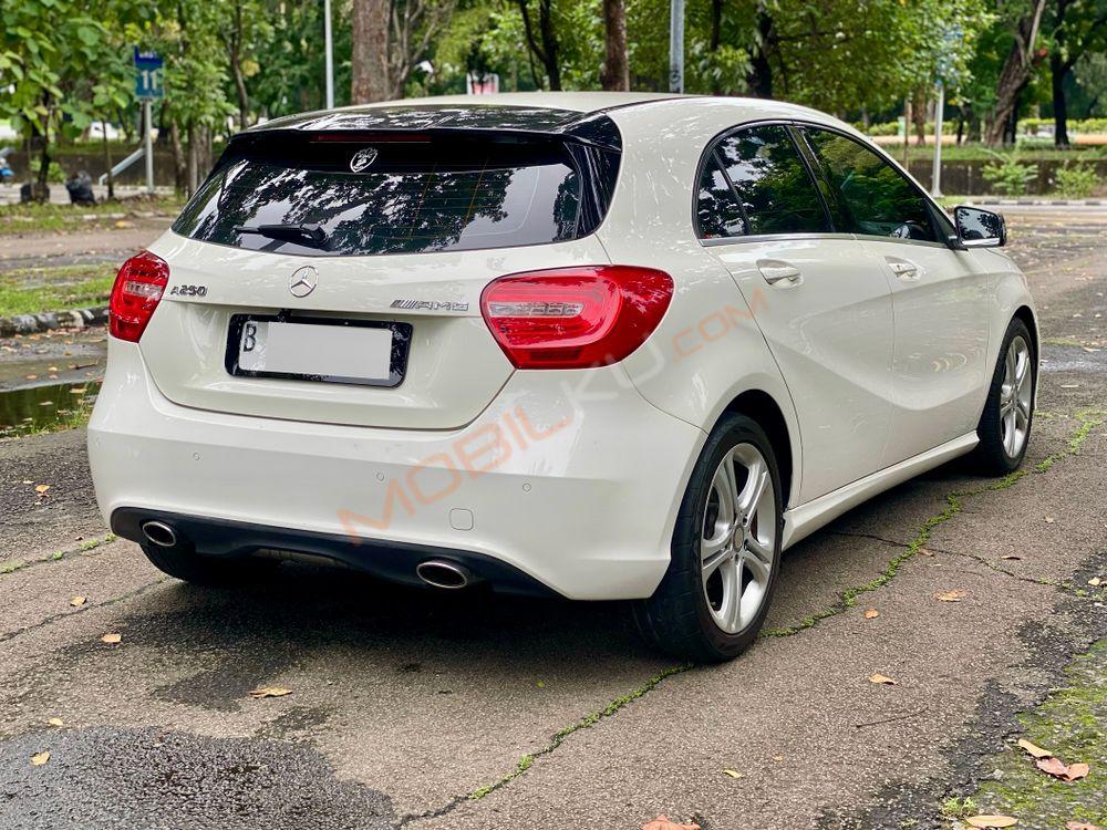 Mobil Mercedes-Benz A-Class 2013