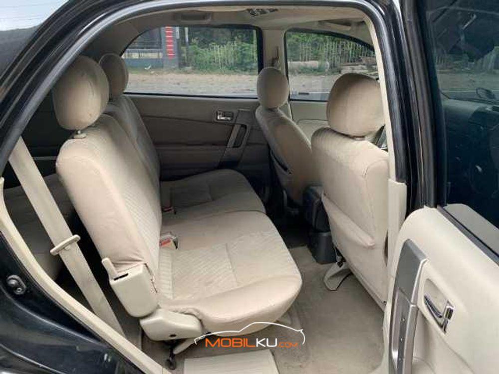 Mobil Toyota Rush 2012