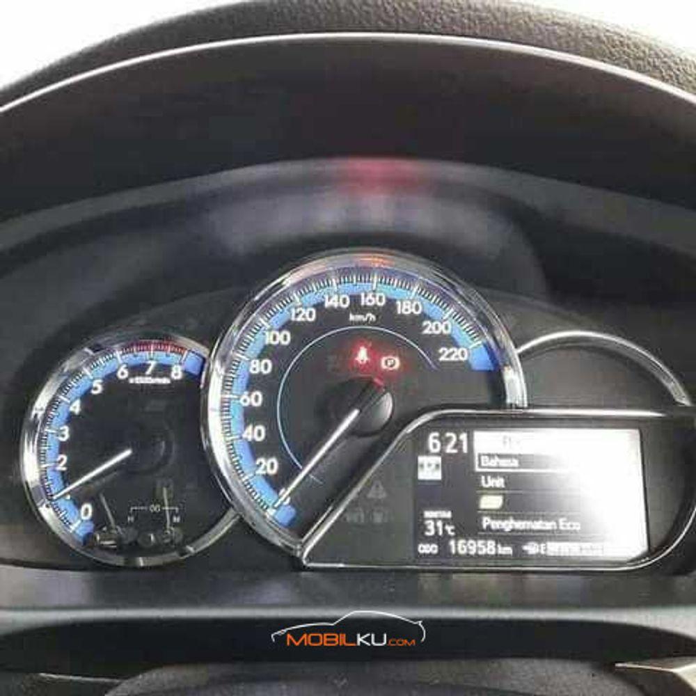 Mobil Toyota Yaris 2018