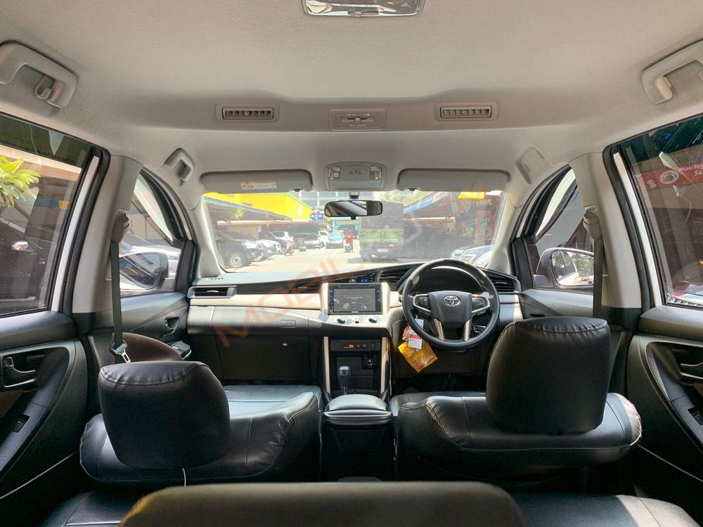 Mobil Toyota Kijang Innova 2021