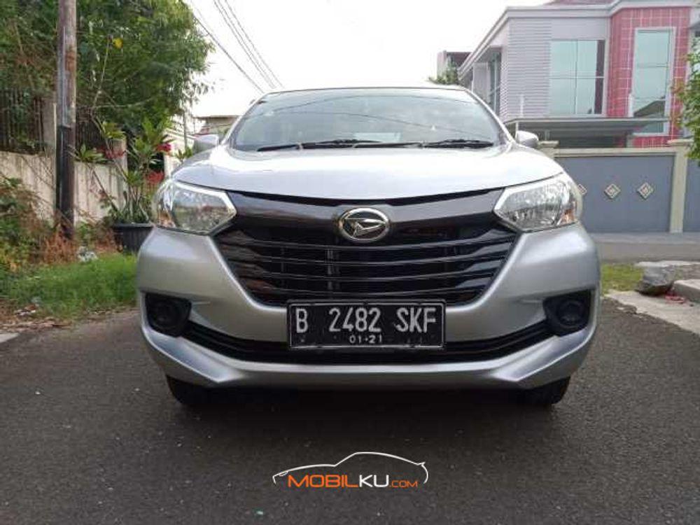 Mobil Daihatsu Xenia 2016